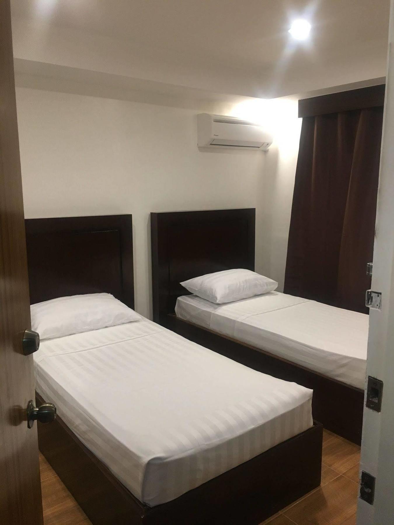 Teofel Pension House And Cafe Cebu Kültér fotó